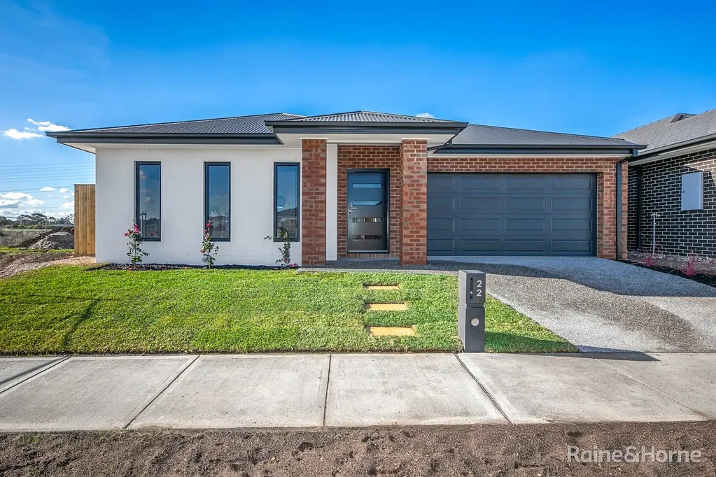 Sunbury 4غرفة نوم Brand New, Upgraded Home in Everly Estate - Move In & Enjoy!