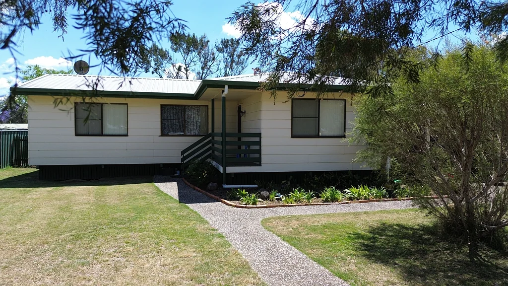 10 Rome Street, Oakey, QLD 4401