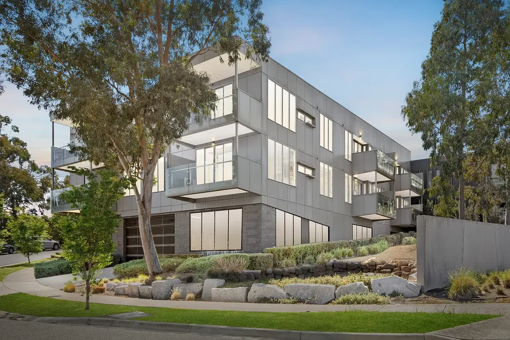 Burwood 2ਬੈੱਡਰੂਮ Stylish Sanctuary in a Leafy Burwood Pocket