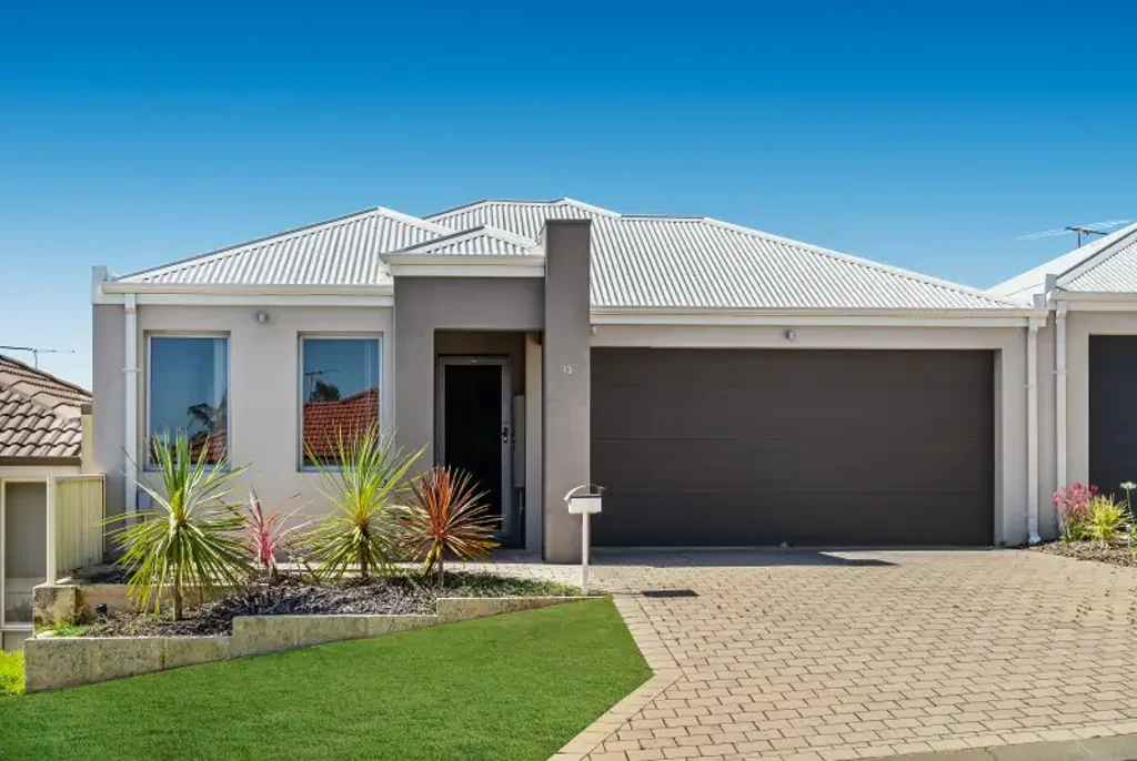 Easy-Care Living in Lake Coogee