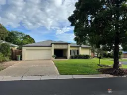 4 Oakblue Drive, Mount Sheridan