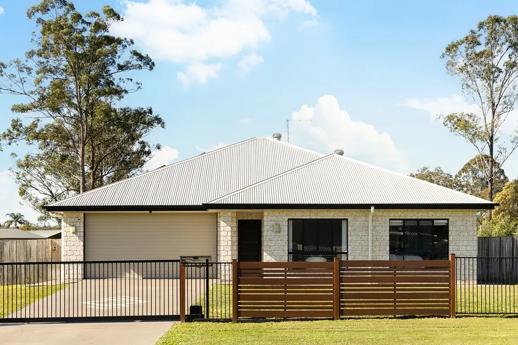 Caboolture 3 Bedroom CONTEMPORARY COMFORT, SPACE GALORE AND ROOM FOR ALLTHE TOYS!