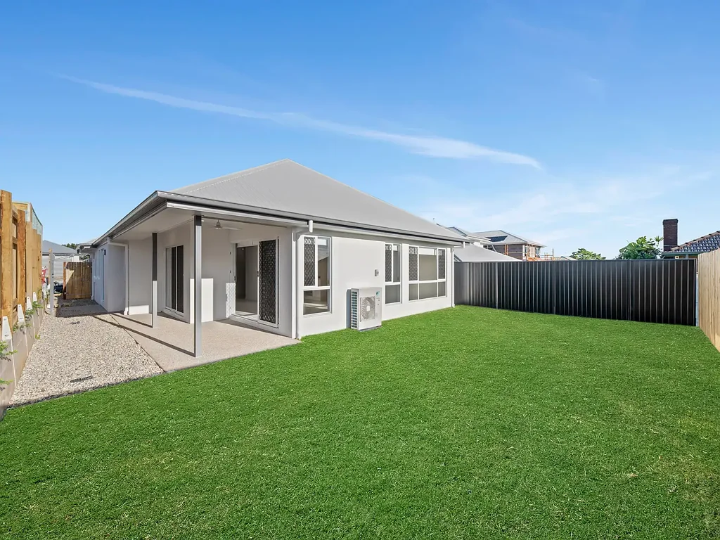 BRAND NEW LIVING IN MURRUMBA DOWNS!
