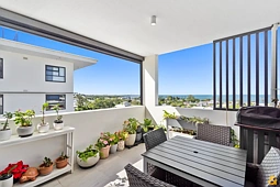 2601/77 Bride Street, Wynnum