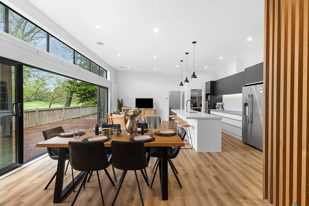 Awapuni 3房  Sleek modern home with expansive park views