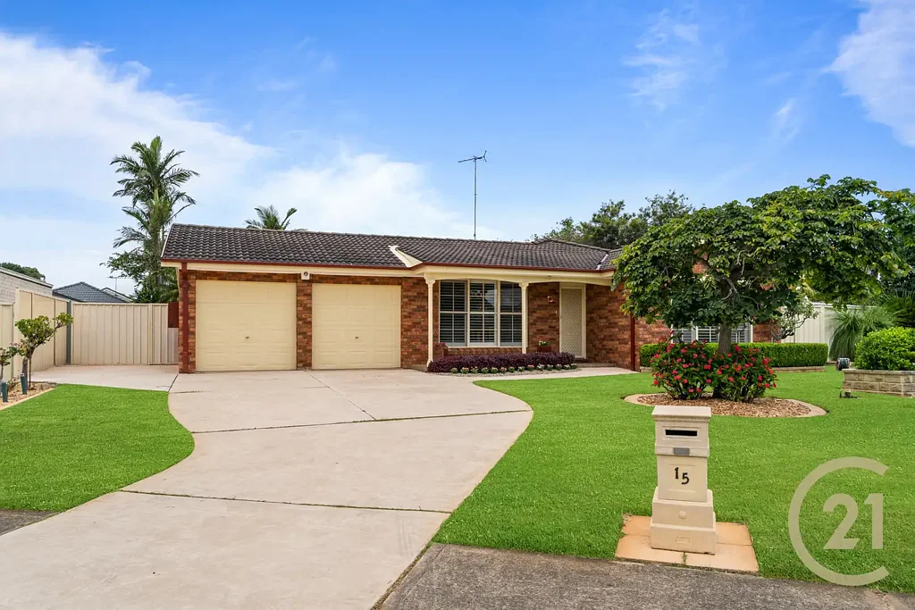 Wattle Grove 4 Bedroom *	The Complete Family Package – Space, Pool & Multiple Living Areas