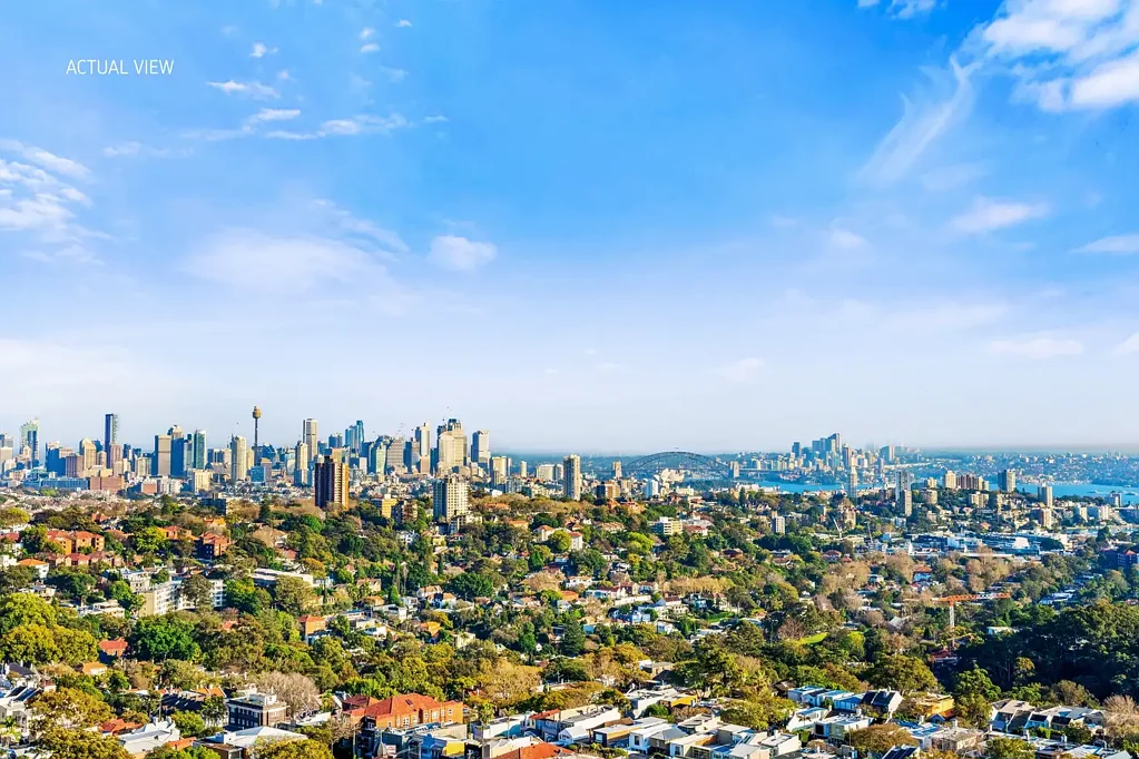 Bondi Junction 3બેડરૂમ Luxuriously Appointed 3 bedroom Residence in Ultra Convenient Location offers Easy Level Lift Access, Concierge, Security Parking for 2 cars.
