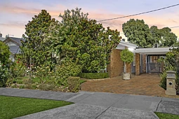 145 Deakin Street, Essendon