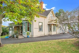 32 Hinemoa Street, Birkenhead