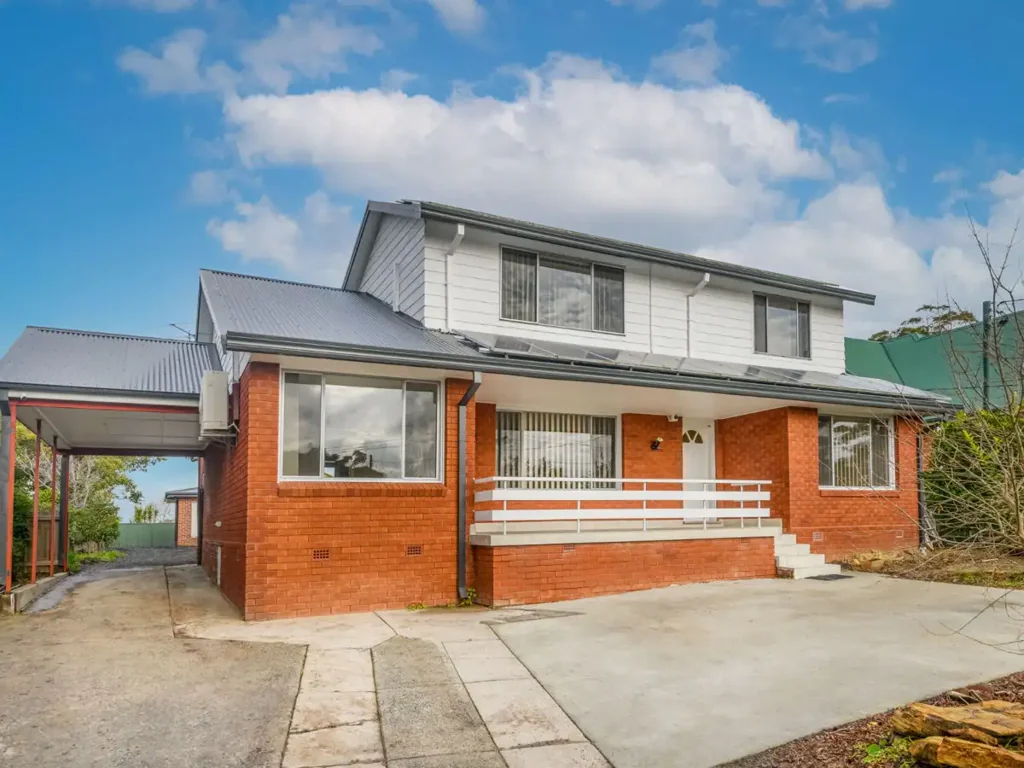 Bright & Airy Spacious Family Home