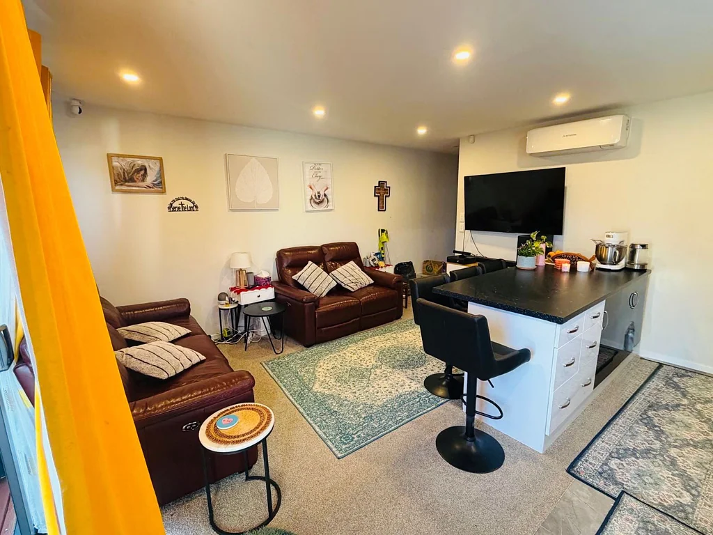 Karaka 3غرفة نوم Modern Freehold Home - Stylish, Low-Maintenance Living!