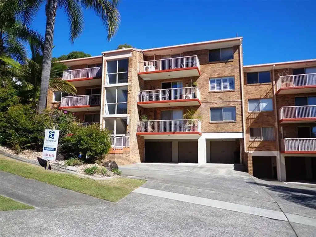 SPACIOUS TOP FLOOR TWO-BEDROOM UNIT IN QUIET CUL-DE-SAC