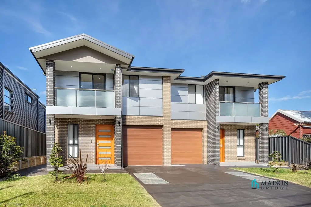 Well-Maintained 5-Bedroom Family Duplex in Prime Ermington Location
