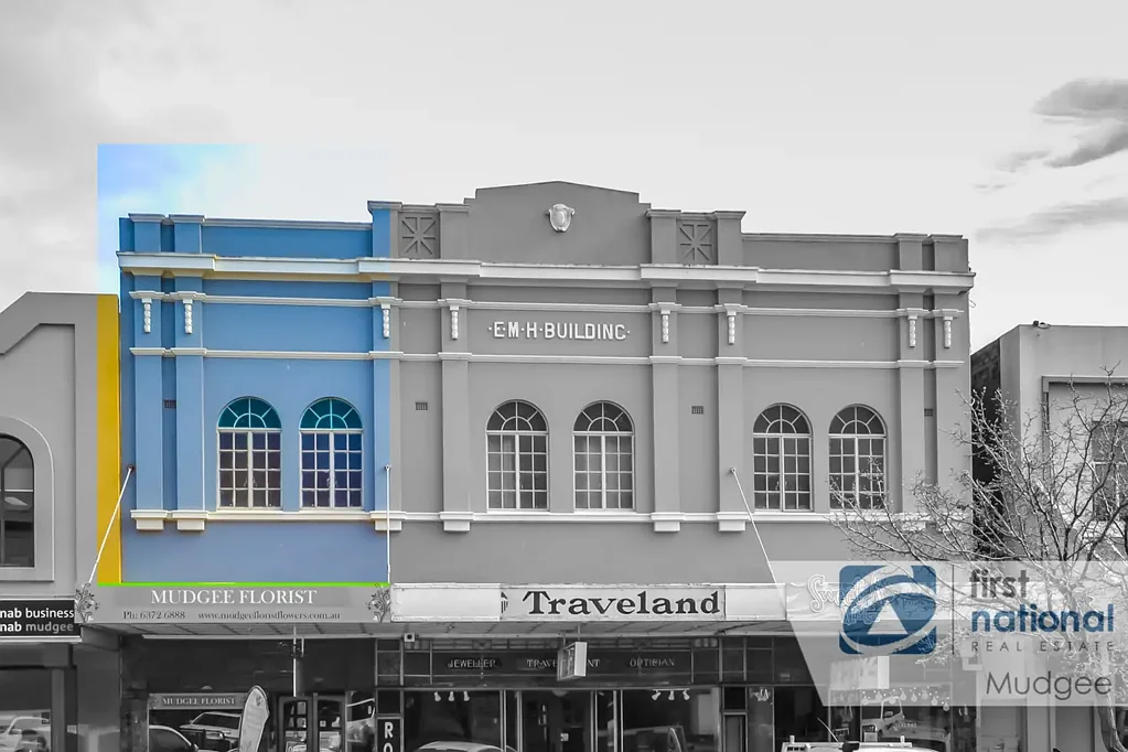 IN MUDGEE'S CBD