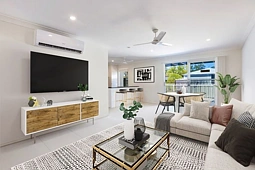 64/13 Angela Way, Pimpama