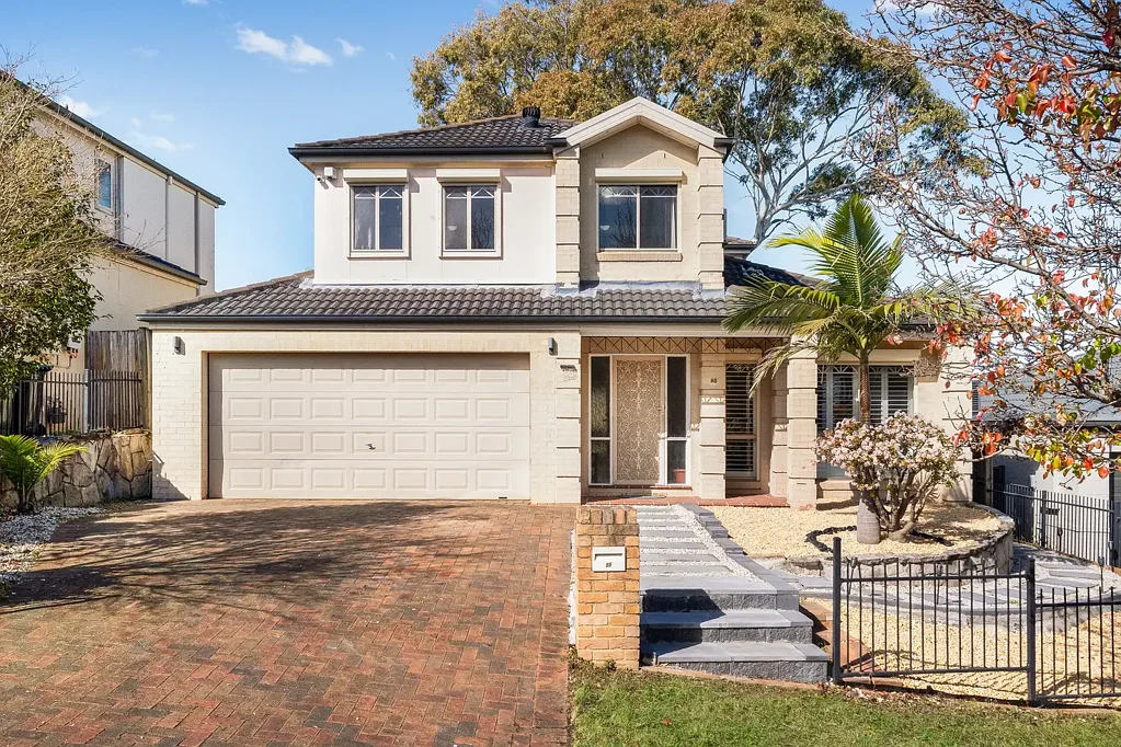 Quakers Hill 5房 Quakers Hill黄金地段的宏伟住宅 Grand Home in a Prime Quakers Hill Location