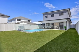 17 Coringa Avenue, Pelican Waters