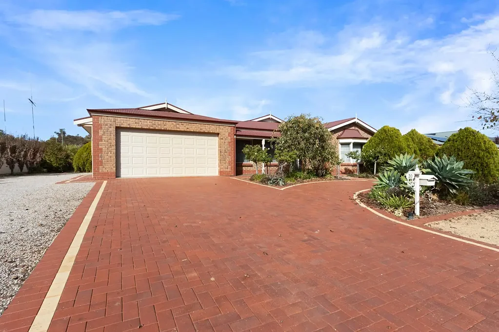 Balaklava 4Moenga Beautifully maintained family home