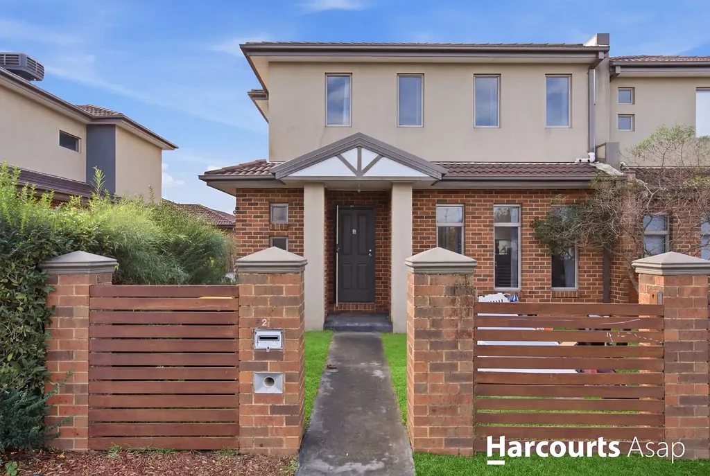 Light-Filled Dandenong Townhouse