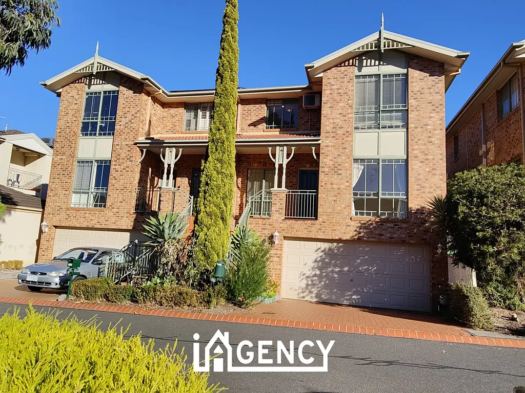 ELEGANCE AND EASE IN THE HEART OF MULGRAVE!!! – 3 Bedrooms Plus Study!