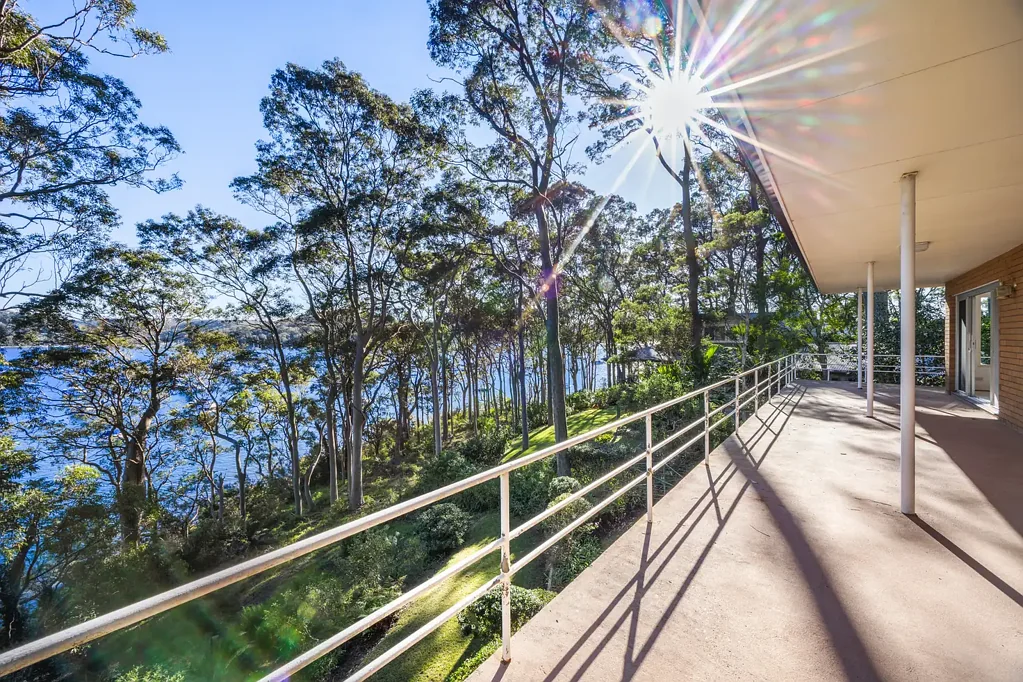 Newport 5ਬੈੱਡਰੂਮ Rare Newport Offering with Iconic Pittwater Views and Endless Potential
