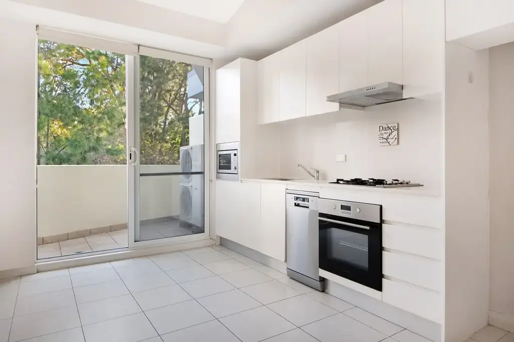 Contemporary Apartment Living in the Heart of Dee Why