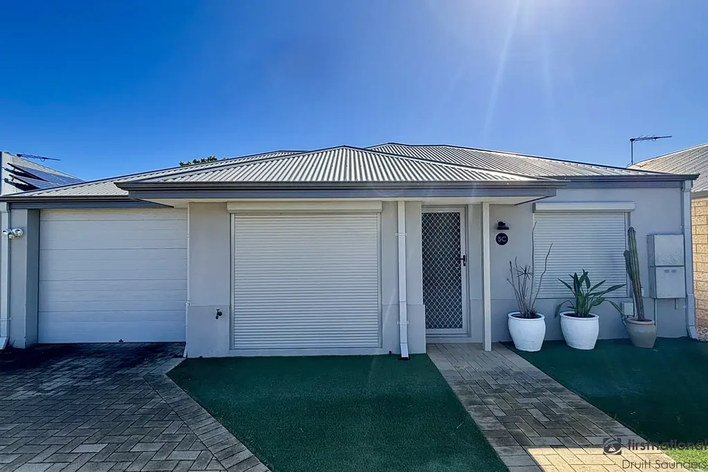 Modern & Secure Home in Great Location
HOME OPEN WEDNESDAY 26 AUGUST AT 9.30AM SHARP!