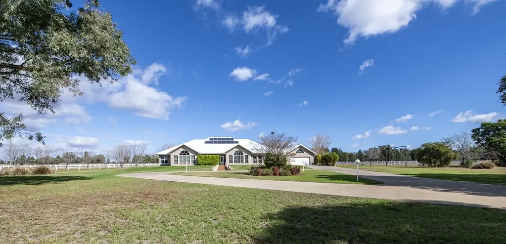 Dubbo 5ห้องนอน Grand Family Lifestyle on 1.5ha in Firgrove Estate!