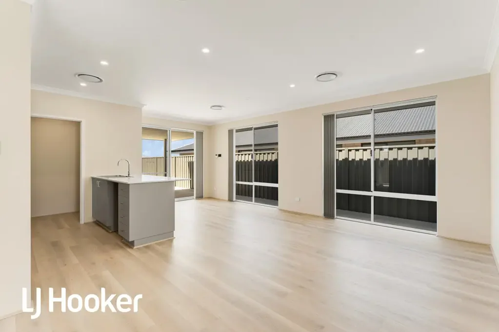4 Bedroom Home in Eglinton