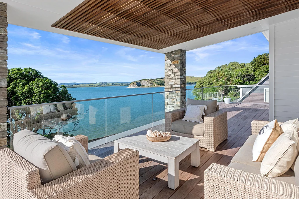 Onerahi 5Kwarto Gorgeous Harbour Views - Owner Moving On!