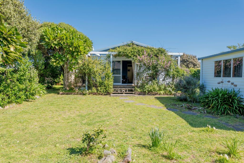 7 Reeves Street, Waikanae Beach, Kapiti Coast, 3 Schlafzimmer, 1 Badezimmer