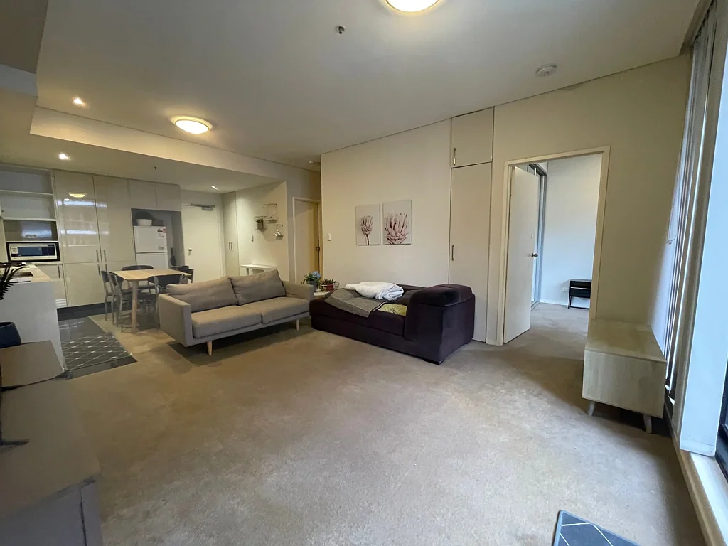 Spacious & Convenient 2 bedroom fully furnished apartment