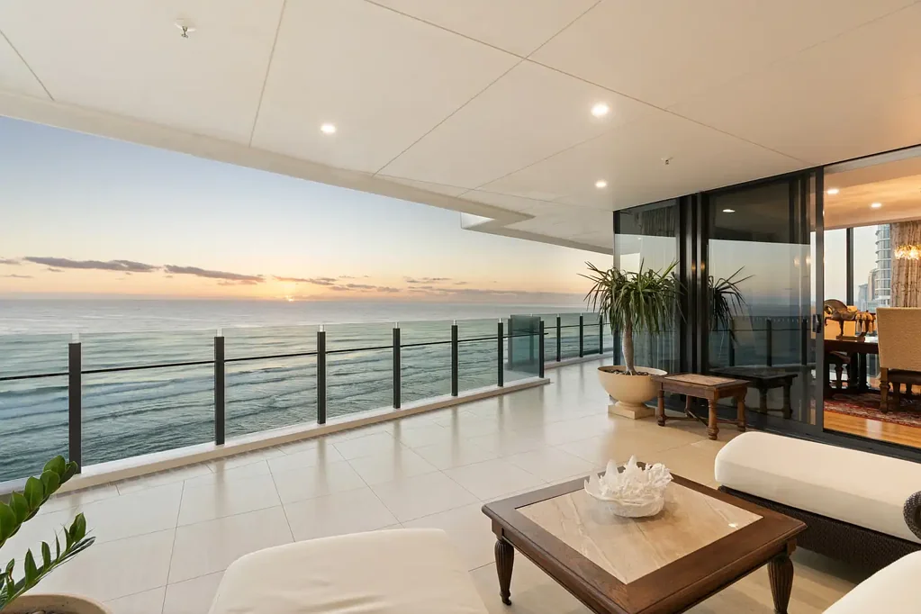 Surfers Paradise 4房  Owner Purchased Elsewhere - Must Be Sold