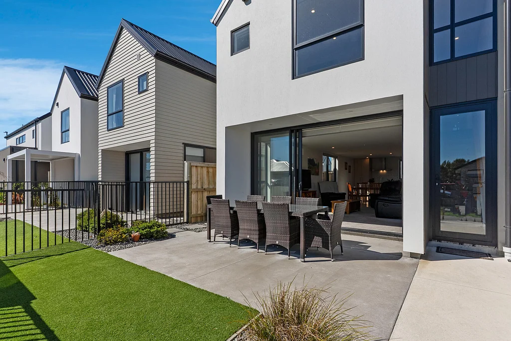 Halswell 3房  Townhouse Living: Lifestyle For Living