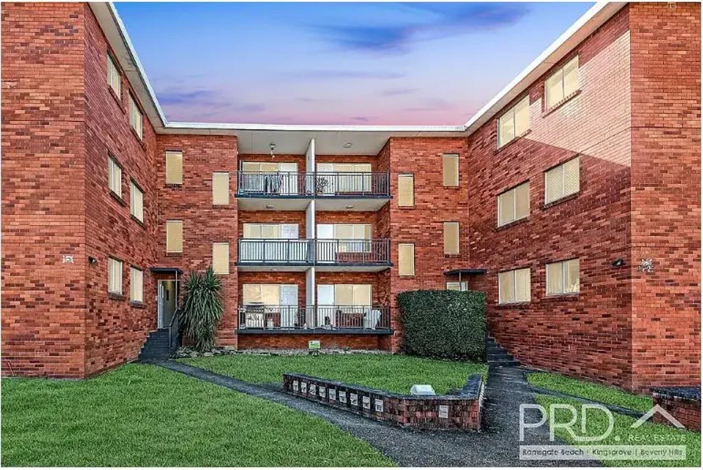 IMPRESSIVE TWO BEDROOM SECURITY UNIT WITH LOCK UP GARAGE