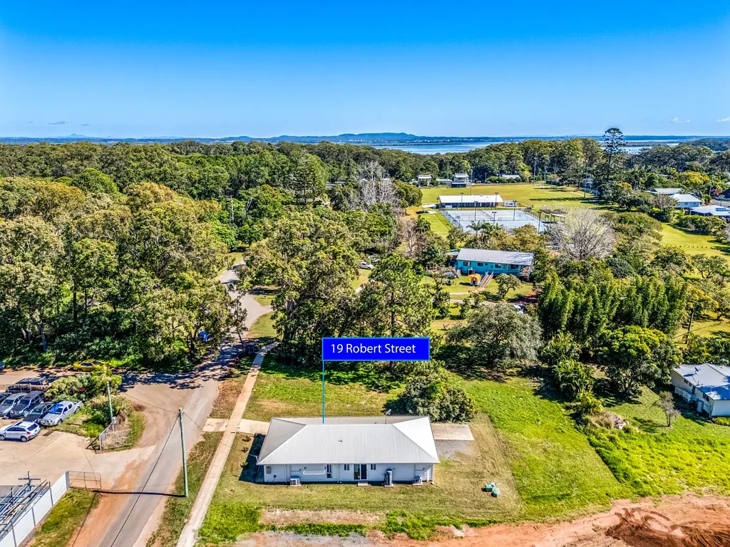 Russell Island 2 Bedroom RESIDENTIAL OR COMMERCIAL THE CHOICE IS YOURS!