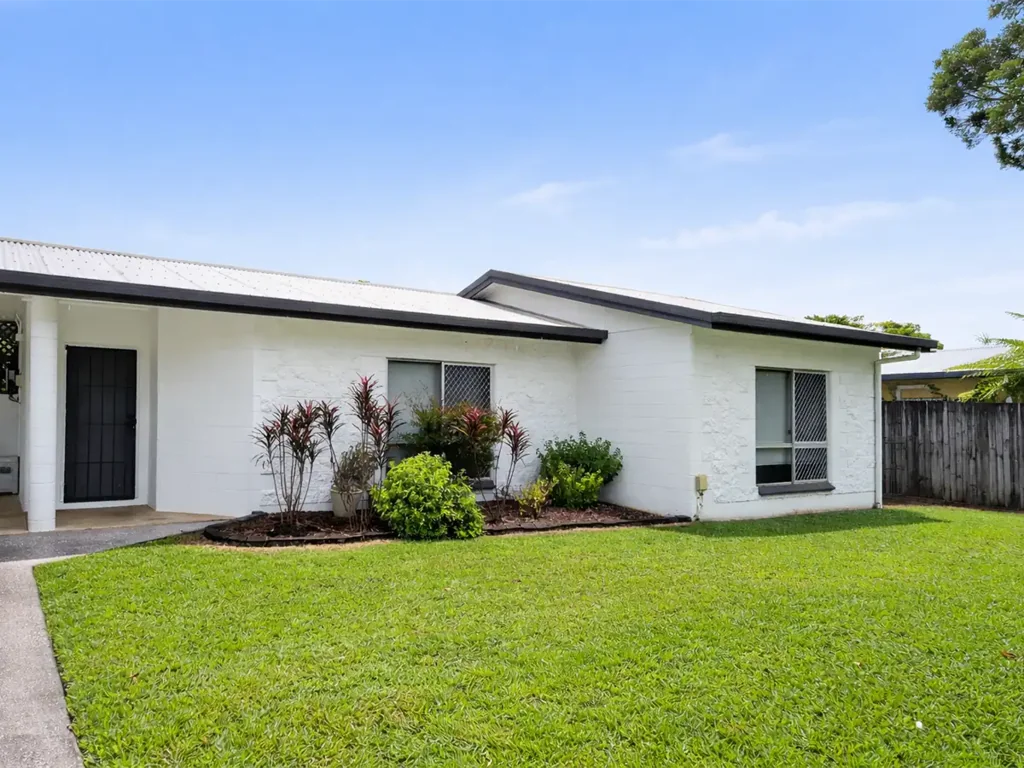 STYLISH FAMILY HOME IN CONVENIENT LOCATION