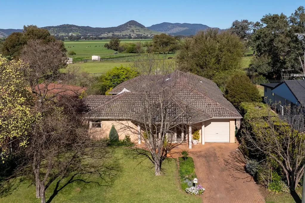 Mudgee 3 Slaapkamer Rural views from Mulgoa way, with space, style and serenity.