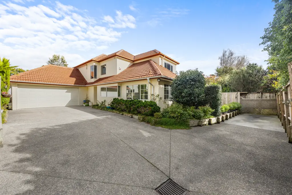 Dannemora 4Moenga Elegant Family Living, Enviable School Zone