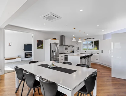16 Palm View Terrace, Gulf Harbour, Rodney, Auckland, 5房, 3浴, 独立屋