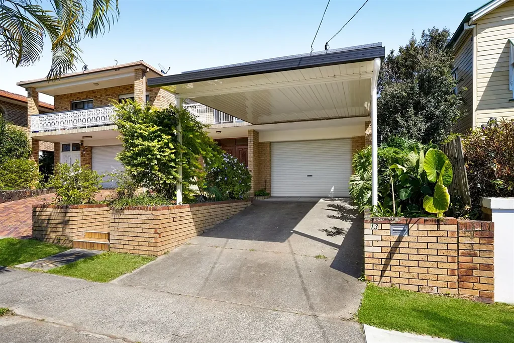 Lutwyche 4Phòng ngủ Dual Living Opportunity - Just Minutes from the CBD!