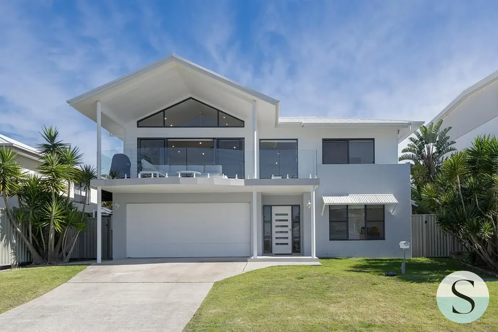 Caves Beach 4Zimmer Wake to the Ocean, Walk to the Beach, Wonderful, Well Finished Beach House, was a New Build  rather than Renovated, Easy Care & Easy on the Budget!