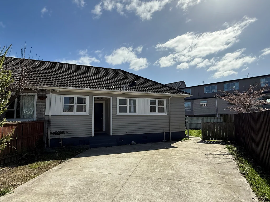 Riccarton 2部屋 AS IS WHERE IS - To Be Sold by Tender