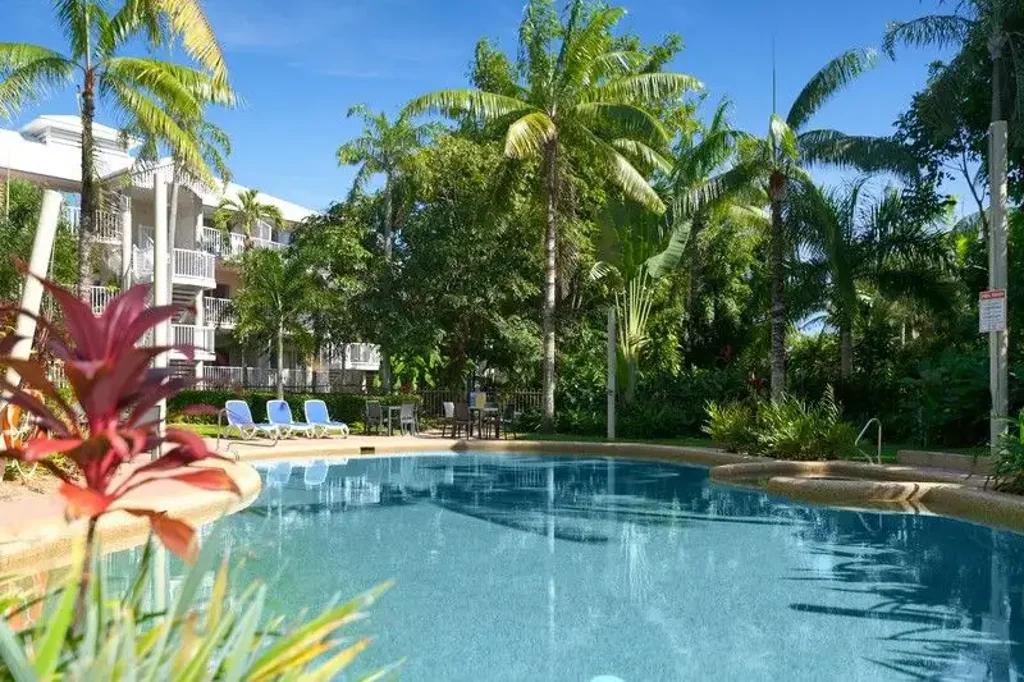 UNFURNISHED 1-BEDROOM BEACHSIDE UNIT!