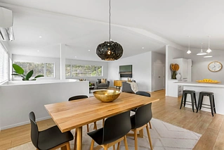 18 Sandford Street, Campbells Bay, North Shore City