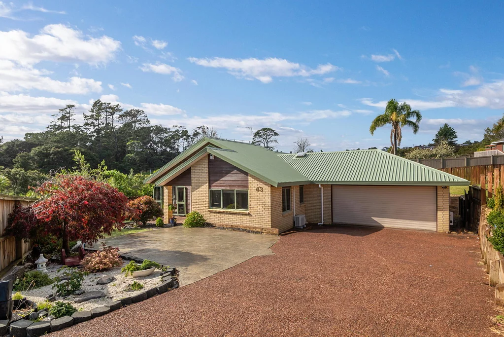 Unsworth Heights 3房 阳光满溢｜875㎡全幅地，直通Unsworth Reserve！ Reserve-Side, Sunny, Single Level on 875sqm