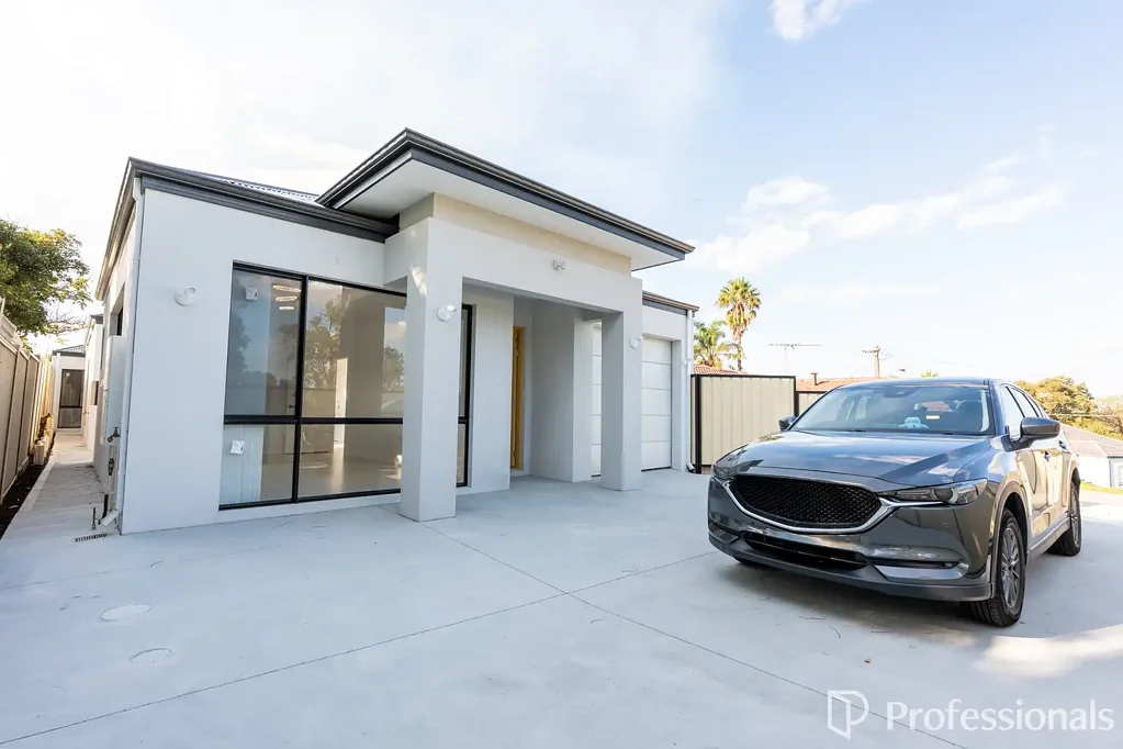 Mirrabooka 5બેડરૂમ Brand New Family Home | 5 Bedrooms + Theatre + Double Garage
