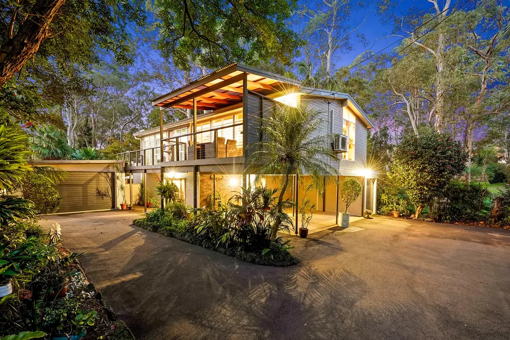 West Pennant Hills 6ਬੈੱਡਰੂਮ A Rare Dual-Living Sanctuary with Bushland Views