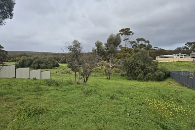 Ravensthorpe  Sell with Robert Miloseski!!
1,215m� Vacant Block of Land