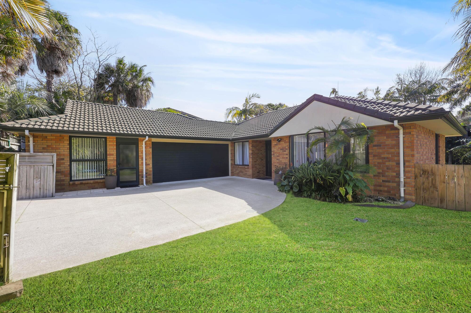 71 Regency Park Drive, Gulf Harbour, photo 1